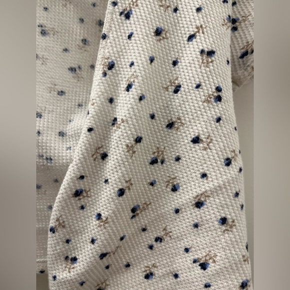 Brandy Melville Floral wrap top - Picture 9 of 10